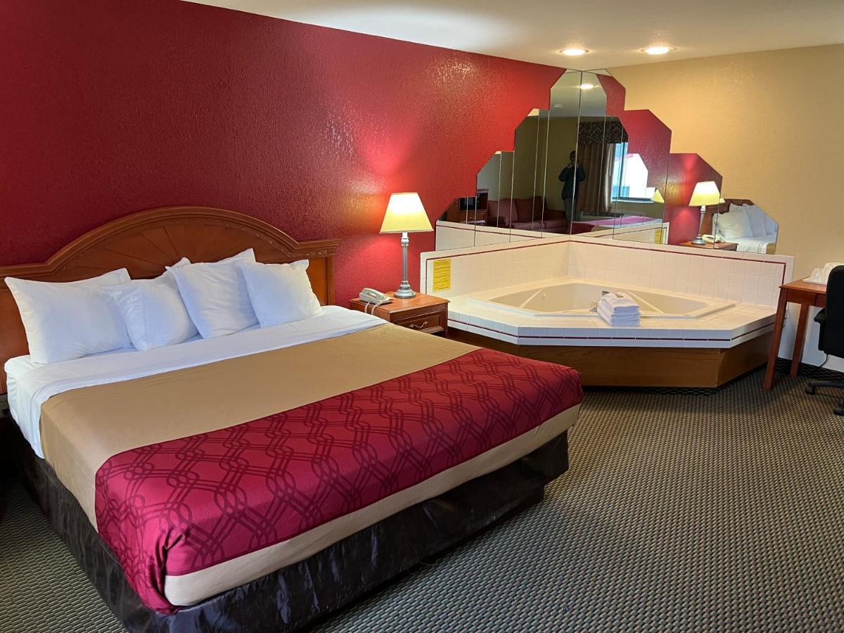 Express Inn & Suites Decatur Zewnętrze zdjęcie