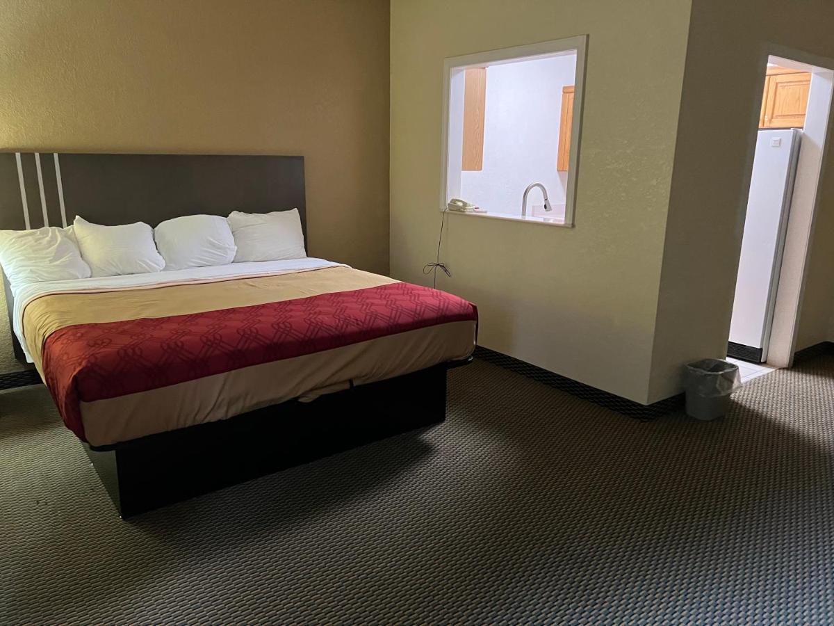 Express Inn & Suites Decatur Zewnętrze zdjęcie