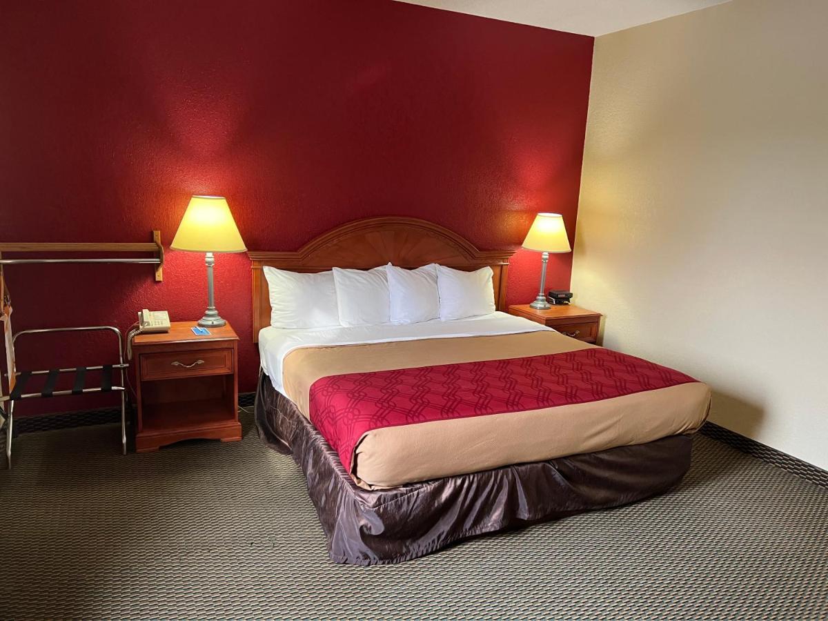 Express Inn & Suites Decatur Zewnętrze zdjęcie