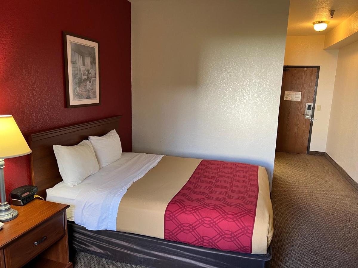 Express Inn & Suites Decatur Zewnętrze zdjęcie
